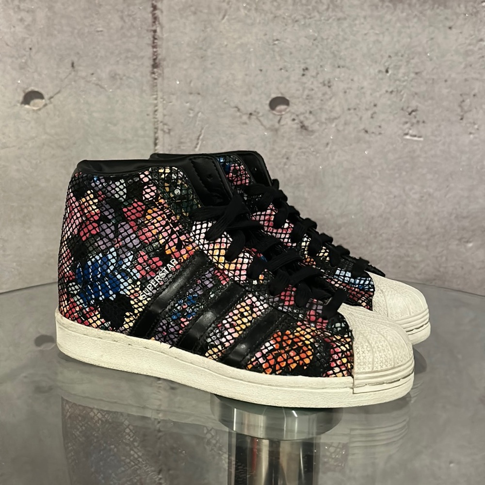 ADIDAS SUPERSTAR UP “Floral Twist” Lace Wedge Sneakers - FW3699